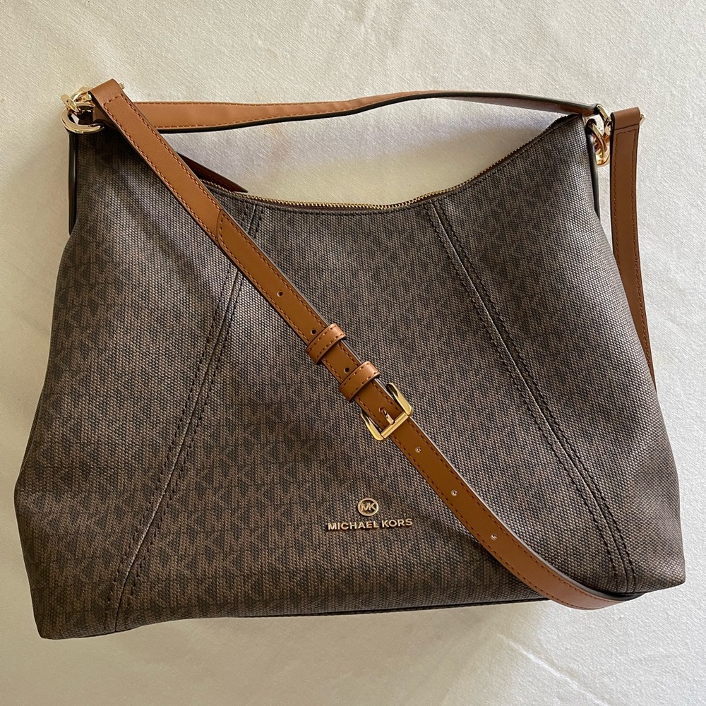 Michael Kors large sienna logo bag. Like new. No flaws